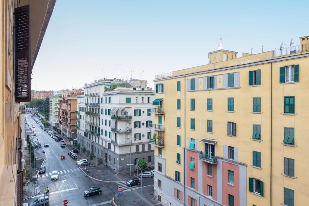 Elegant Near The Colosseum And Metro Appartamento *